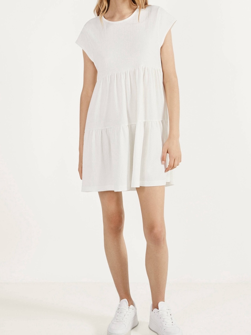 🐚 Bershka Cream‎ Tiered Short-Sleeve Dress 🐚